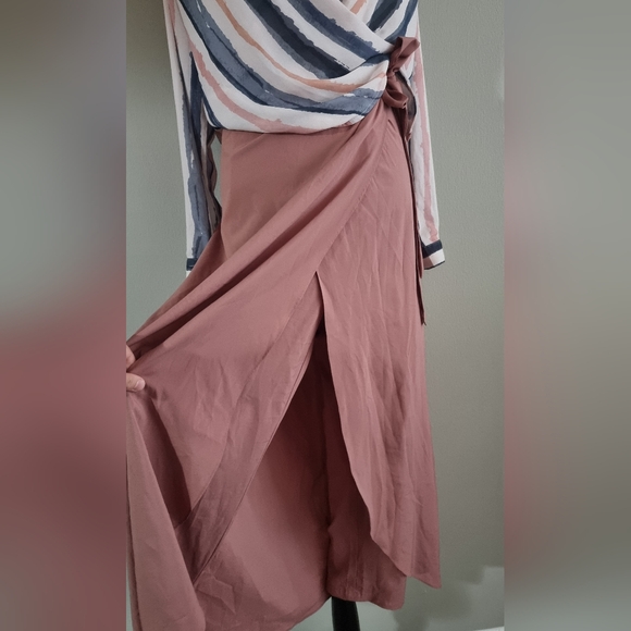 Formal croisse skirt pants with matching formal blouse - Picture 4 of 7